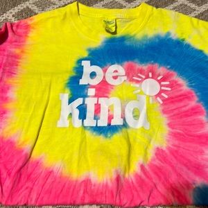 Sunshine Sisters BE KIND. T shirt